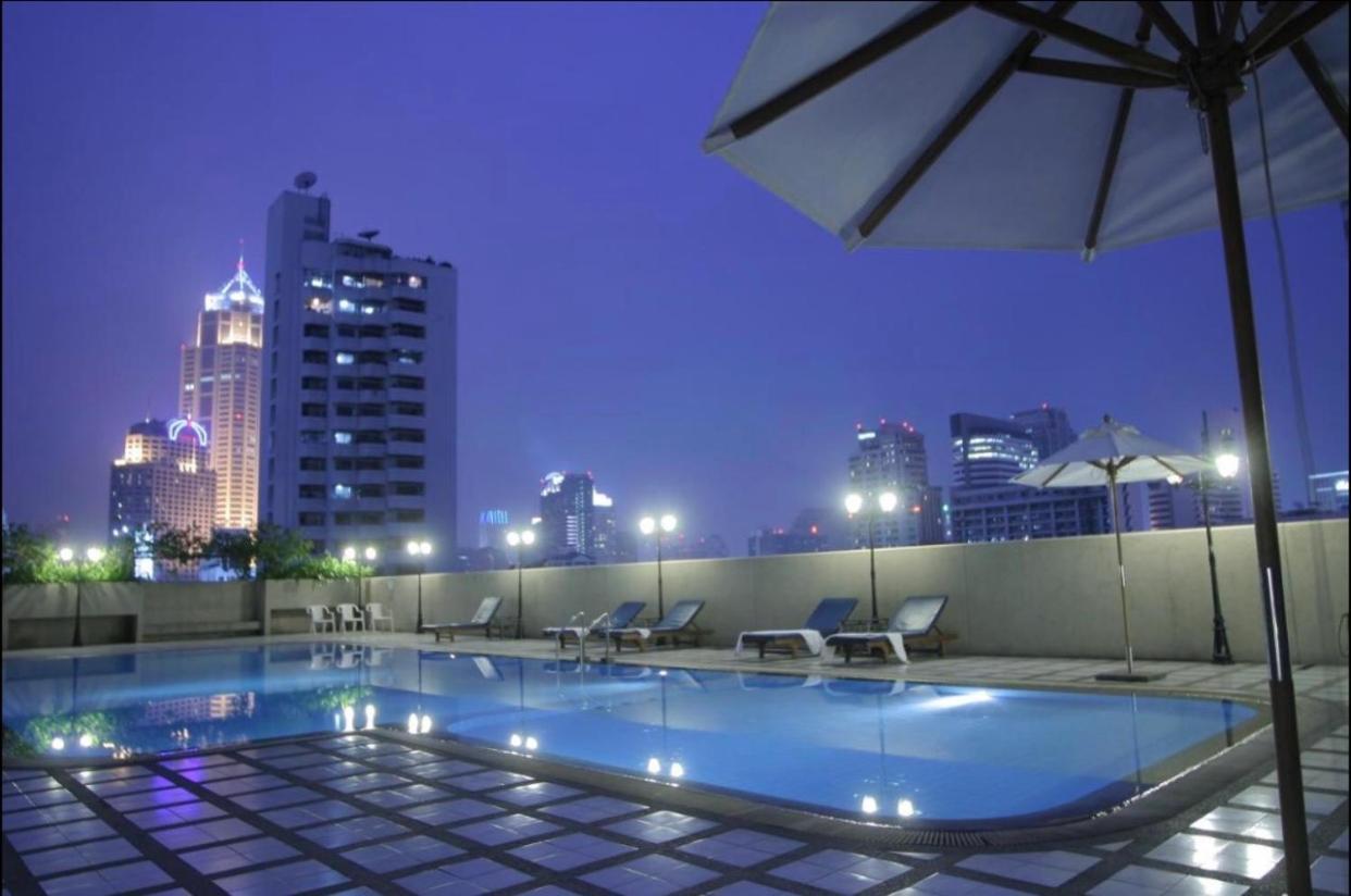 Omni Tower Cozy Apartment Near Nana Bts Bangkok Exterior foto